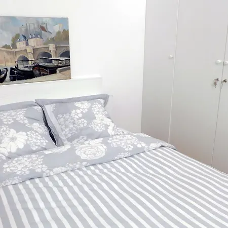 Apartment Poncelet