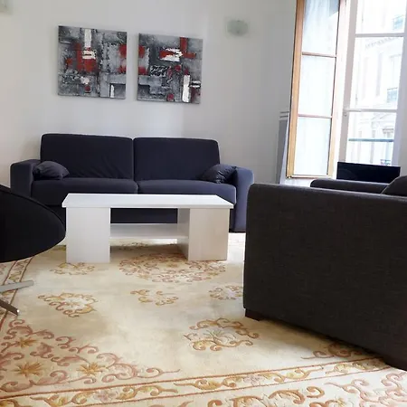 Apartment Poncelet *