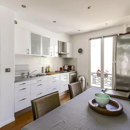 Apartment Poncelet *